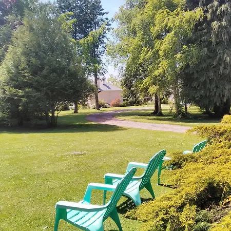 La Pomme Rouge * Trevieres